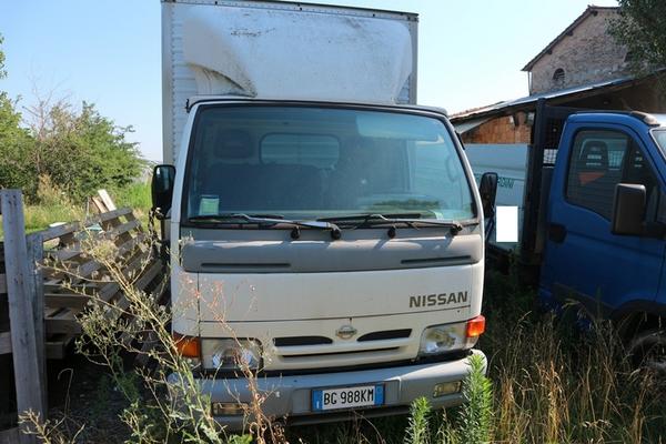 2#3323 Autocarro Nissan in vendita - foto 2