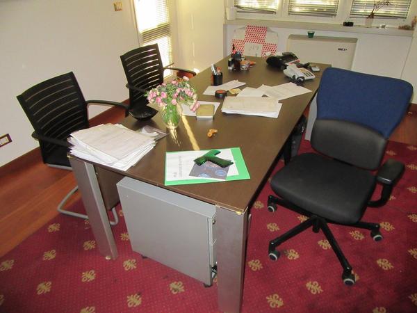 3#3327 Arredi e attrezzatura elettronica da ufficio in vendita - foto 2