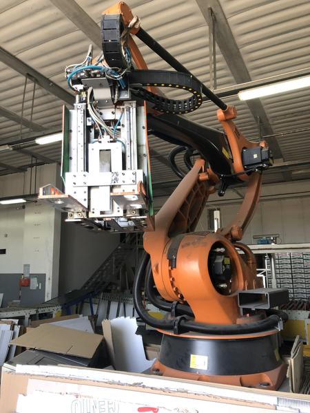 2#3333 Pallettizzatore Kuka in vendita - foto 1