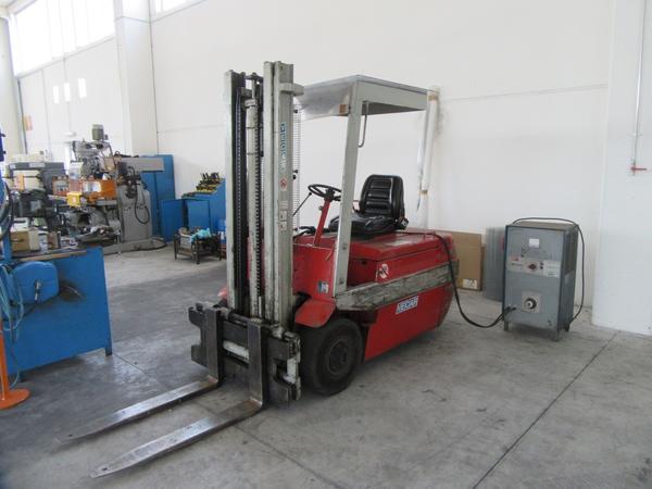 12#3342 Carrello elevatore Linde SE20 e transpallet in vendita - foto 1