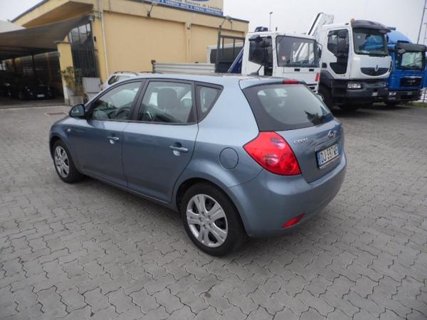 12#3357 Kia Cee'd 1.6 CRDi VGT 115CV in vendita - foto 8