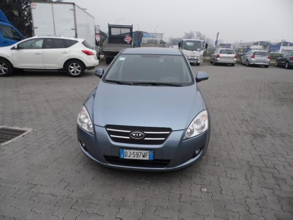 12#3357 Kia Cee'd 1.6 CRDi VGT 115CV in vendita - foto 9