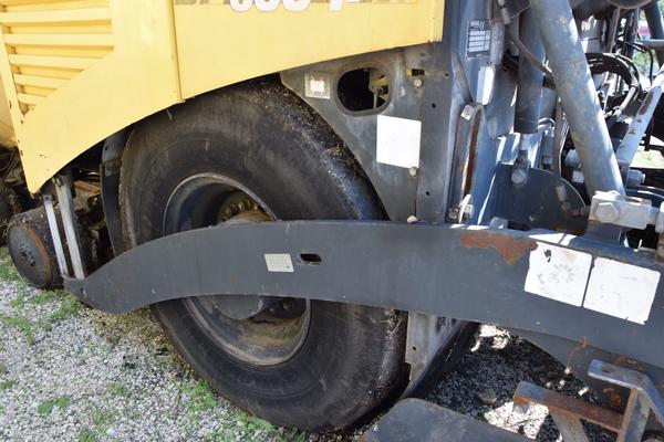 1#3367 Vibrofinitrice gommata Bomag 600 P HCE in vendita - foto 11