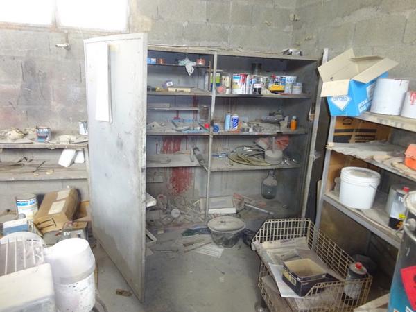 64#3380 Scaffali e banco da lavoro in vendita - foto 6