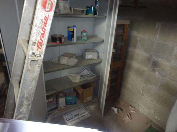 64#3380 Scaffali e banco da lavoro in vendita - foto 7