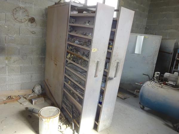 64#3380 Scaffali e banco da lavoro in vendita - foto 12