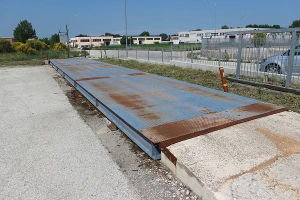 Attrezzature varie in vendita