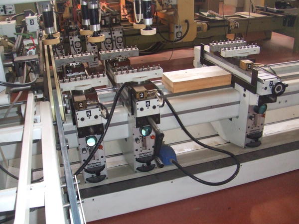 18#3388 Linea di foratura inseritura Morbidelli revisionata e verniciata a nuovo in vendita - foto 7