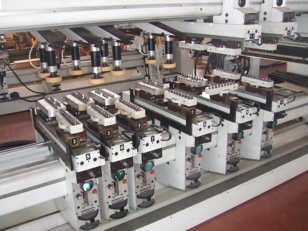 18#3388 Linea di foratura inseritura Morbidelli revisionata e verniciata a nuovo in vendita - foto 11