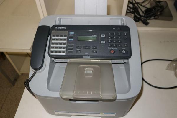 2#3413 Arredamento ufficio e attrezzature elettroniche in vendita - foto 4