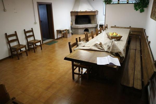4#3413 Tavolo artigianale in noce e arredamento in vendita - foto 2