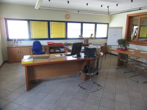 Plafoniere Per Ufficio Usate : Arredo ufficio usato vendita arredamento bar