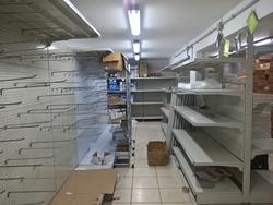 Scaffalatura e vetrine per punto vendita - Lotto 3 (Asta 3424)