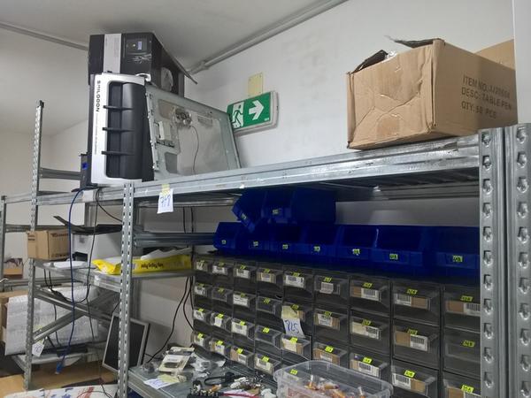 3#3424 Scaffalatura e vetrine per punto vendita in vendita - foto 2