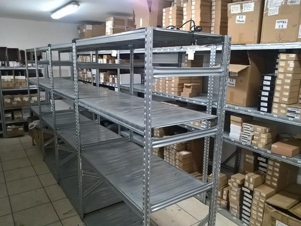 3#3424 Scaffalatura e vetrine per punto vendita in vendita - foto 3