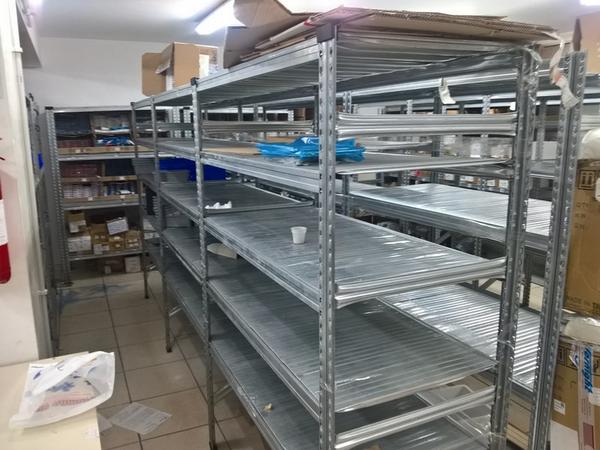 3#3424 Scaffalatura e vetrine per punto vendita in vendita - foto 4