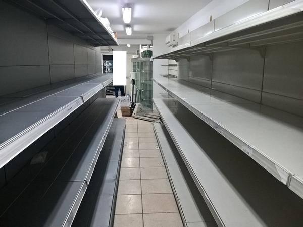3#3424 Scaffalatura e vetrine per punto vendita in vendita - foto 9