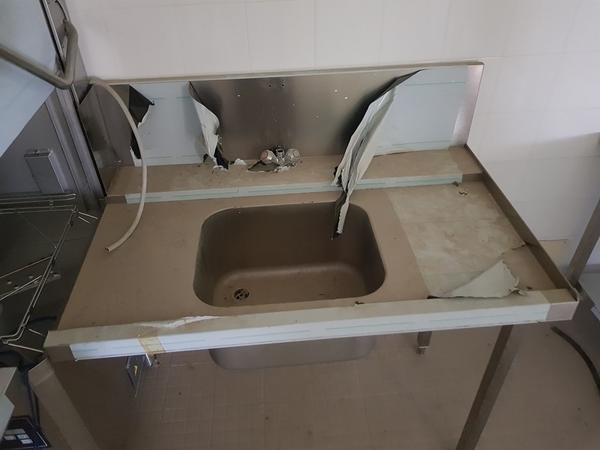 13#3428 Lavello e Tavolo inox in vendita - foto 1