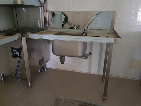 13#3428 Lavello e Tavolo inox in vendita - foto 3