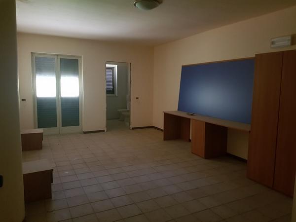 25#3428 Arredamenti per stanza hotel in vendita - foto 2