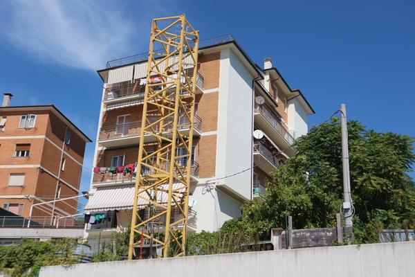 10#3430 Gru a torre Comedil in vendita - foto 2