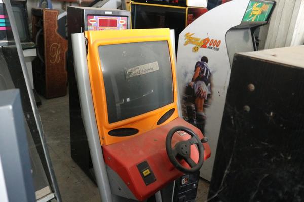 14#3430 Videogiochi e tavolo con sedie in vendita - foto 7