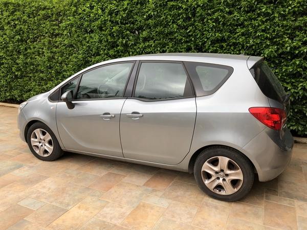 3#3440 Autovettura Opel Meriva in vendita - foto 2