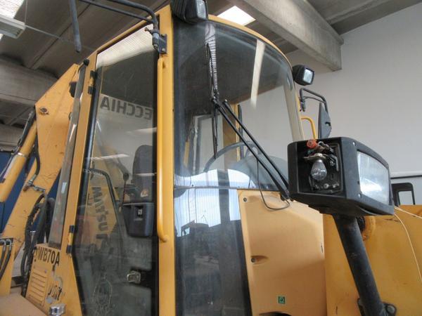 13#3444 Macchina operatrice semovente Komatsu WB70A in vendita - foto 12