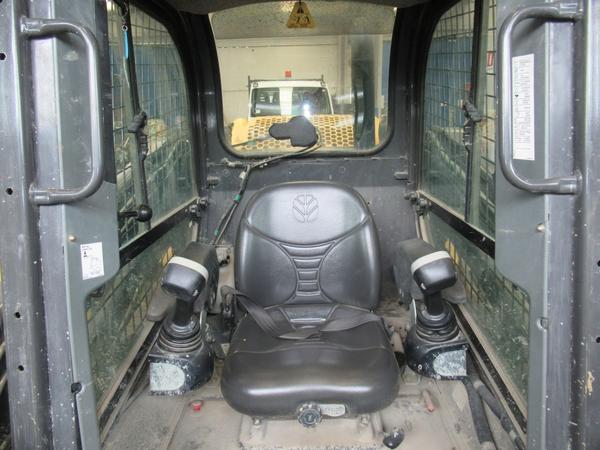 7#3444 Minipala semovente New Holland in vendita - foto 14