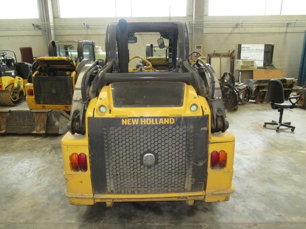 8#3444 Minipala semovente New Holland in vendita - foto 4