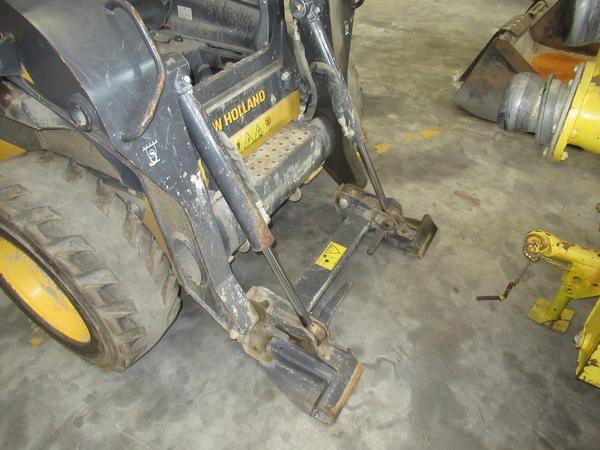 8#3444 Minipala semovente New Holland in vendita - foto 12