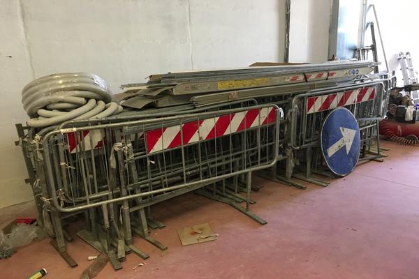 15#3446 Attrezzature e insegne da cantiere in vendita - foto 1