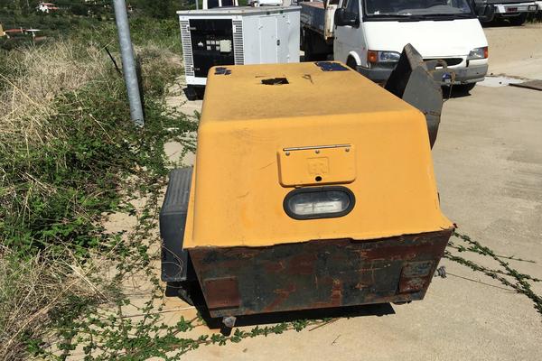 15#3446 Attrezzature e insegne da cantiere in vendita - foto 4