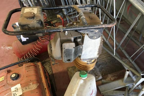 15#3446 Attrezzature e insegne da cantiere in vendita - foto 16
