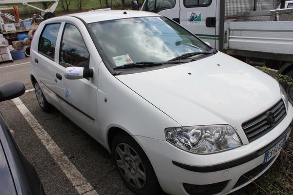 10016#3450 Autovettura Fiat Punto MJT 16V in vendita - foto 1
