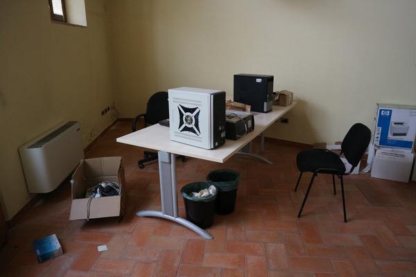 139#3450 Arredamento ufficio e attrezzature elettroniche in vendita - foto 11