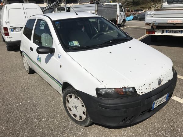 45014#3450 Autocarro Fiat Punto Van JTD in vendita - foto 1