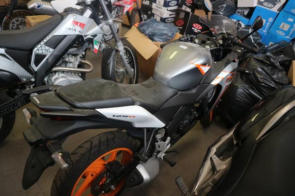 1#3474 Moto Honda CBR125 in vendita - foto 9
