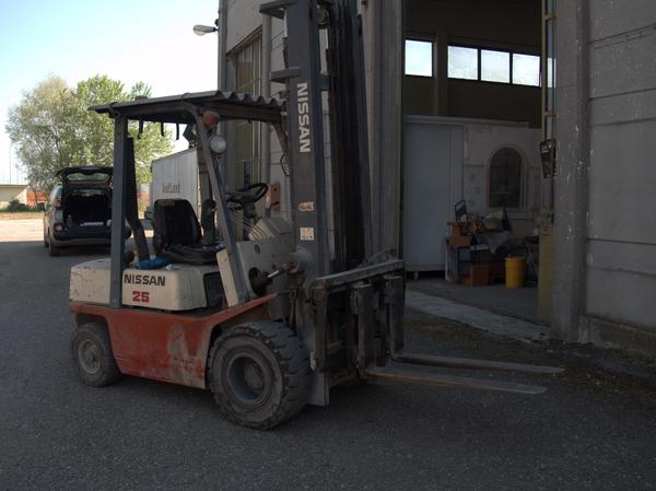 2#3496 Carrello elevatore frontale Nissan in vendita - foto 1