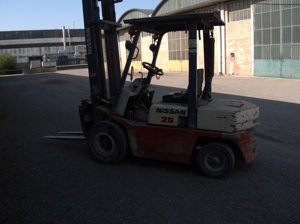 2#3496 Carrello elevatore frontale Nissan in vendita - foto 4