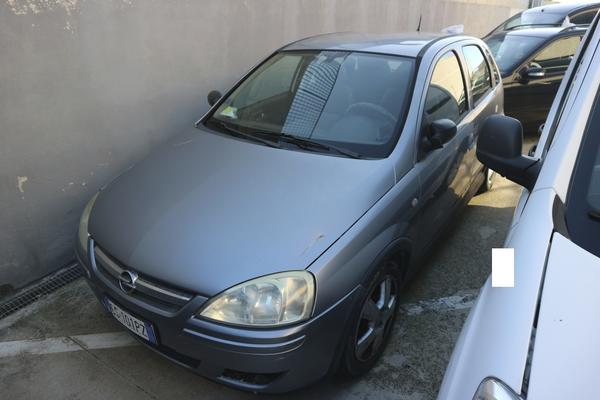 2#3502 Autocarro Iveco 35 e autovettura Opel Corsa in vendita - foto 6