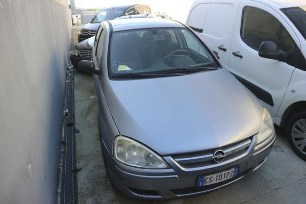 2#3502 Autocarro Iveco 35 e autovettura Opel Corsa in vendita - foto 8