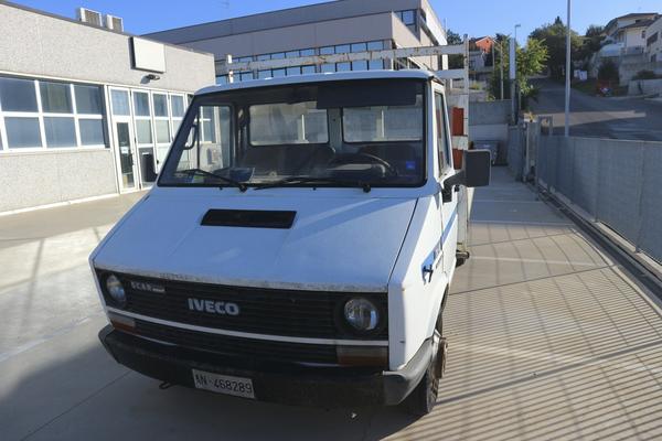 2#3502 Autocarro Iveco 35 e autovettura Opel Corsa in vendita - foto 14