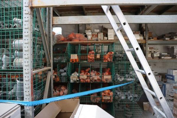 72#3515 Scaffalature metalliche e attrezzatura edile in vendita - foto 43