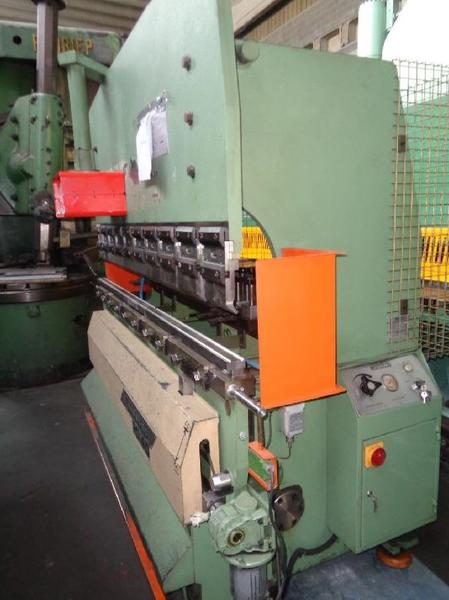 15#3528 Pressa piegatrice Gasparini da 2000x40 in vendita - foto 1