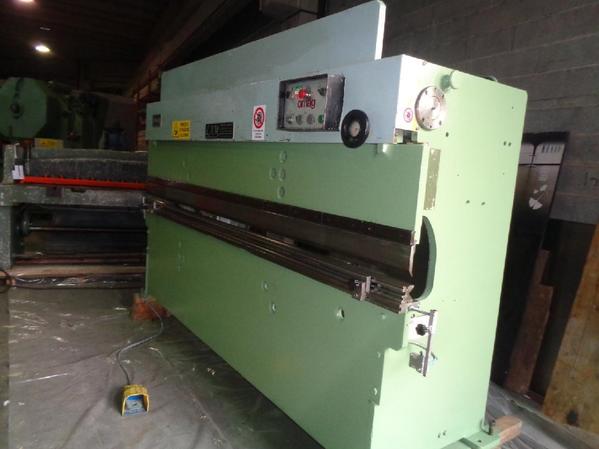 20#3528 Pressa piegatrice idraulica Omag 3000x25 in vendita - foto 2