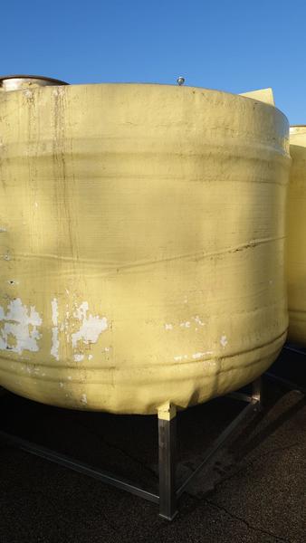 24#3529 N.2 cisterne in vetroresina con telaio inox in vendita - foto 3