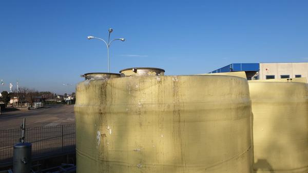 24#3529 N.2 cisterne in vetroresina con telaio inox in vendita - foto 5