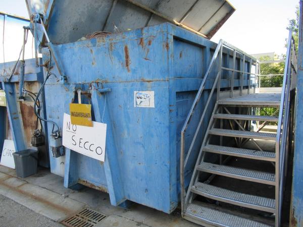 Riciclaggio plastica in vendita