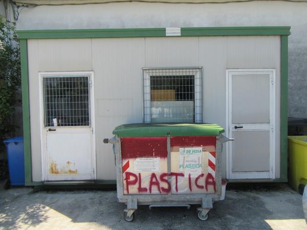 Riciclaggio plastica in vendita